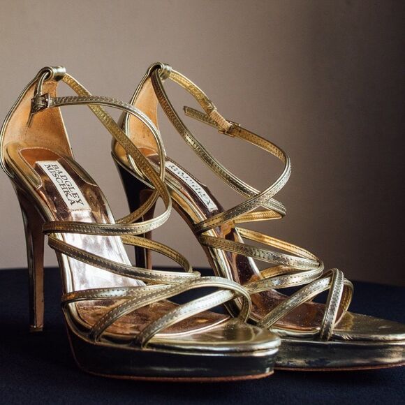 Badgley Mischka Gold Metallic Formal Shoes (7M) - Picture 2 of 7
